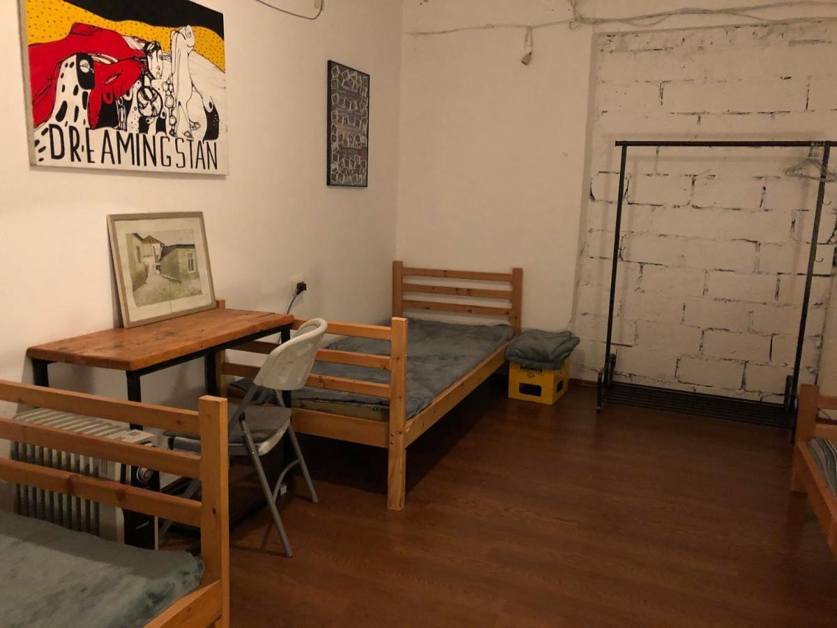 Udabno Hostel Esterno foto